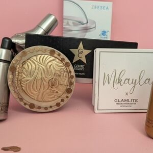 8 Other Reasons Highlighter Palette